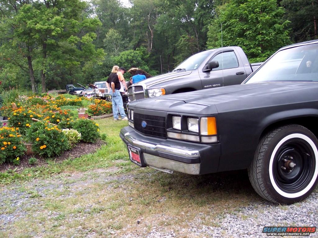 1989 Ford LTD Crown Victoria photo
