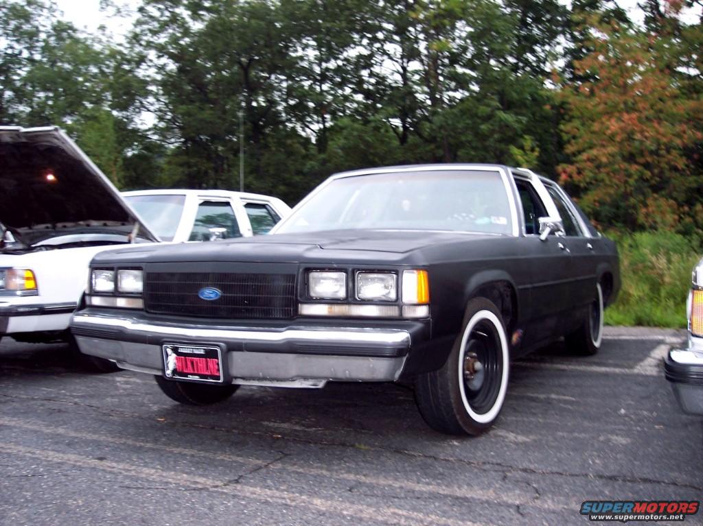 1989 Ford LTD Crown Victoria photo