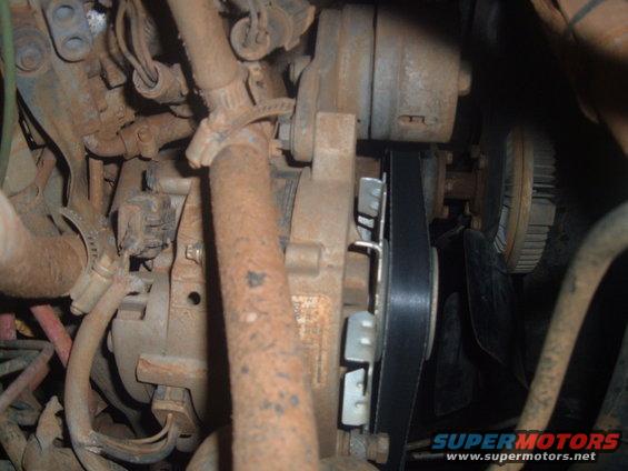 dscf0707.jpg Pic 2 of the not so working alternator