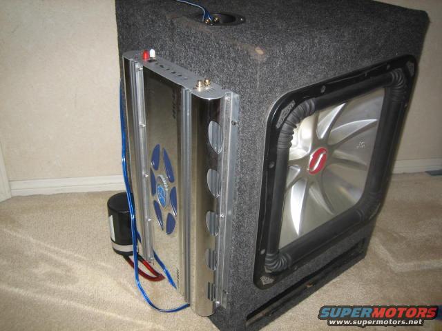 img_1198.jpg Gravity 1400w amp and 15" Solo Baric L5