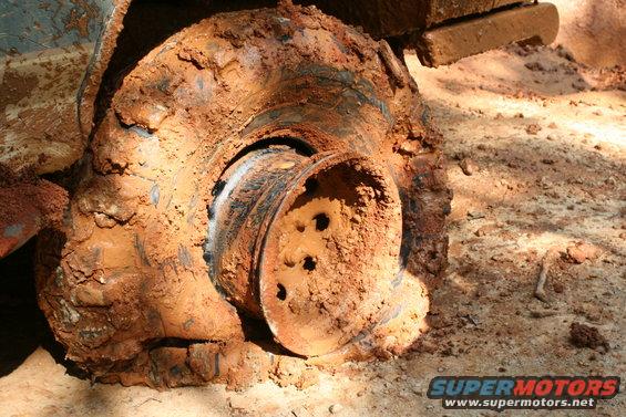 img_1168.jpg Tire spun off the bead.  Oh yeah, that sucks.