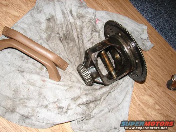96-bronco-diff-parts-002.jpg open carrier for the 8.8