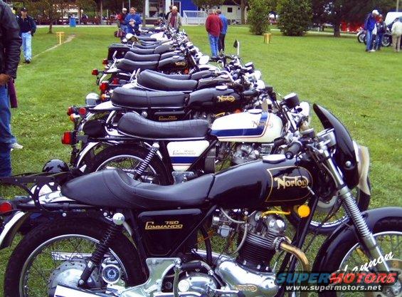 Norton Cammando Class