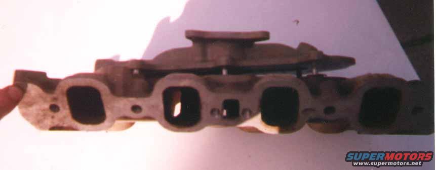 Cast iron intake manifold with multiple ports
