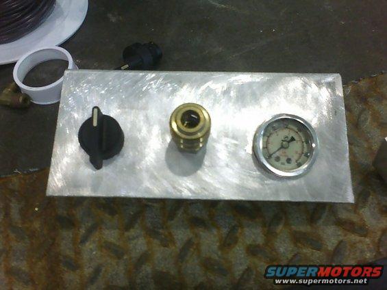 091606_1658.jpg The cluster for the gauge, a chuck and switch.