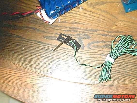 jam087.jpg Throttle sensing lever...goes underneath gas pedal