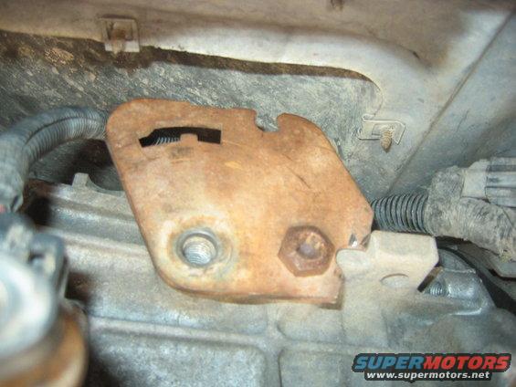 img_6410.jpg Notched the detent bracket for the shifter off of an earlier 13-56, this one was probably from an AOD. This will now clear the tab on my E4OD.