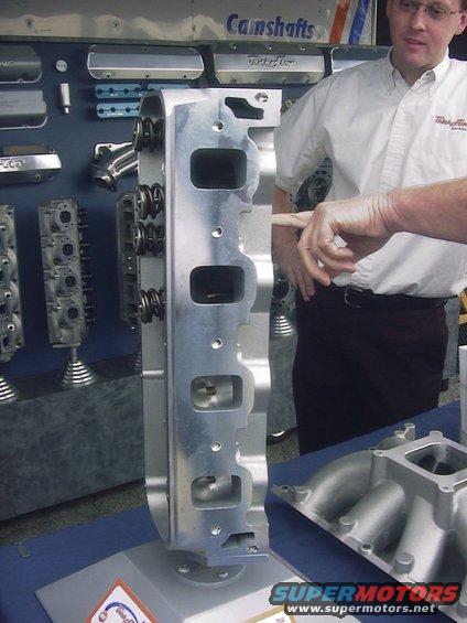 Aluminum engine cylinder head with multiple intake ports