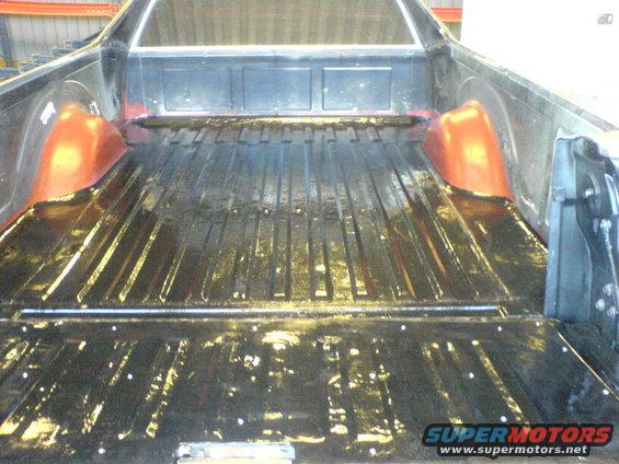 captured-2006610-00000.jpg new paint on bed...