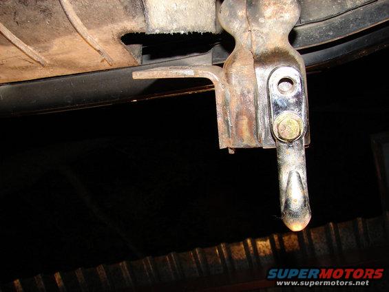 96-bronco-tow-hooks-019.jpg 