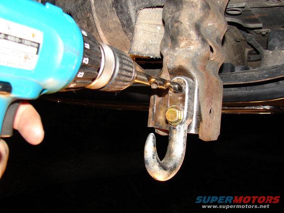96-bronco-tow-hooks-020.jpg 