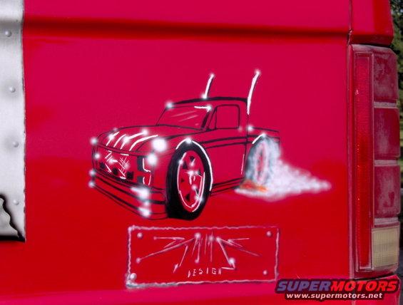 hpim0203.jpg some pinstripping/airbrushing i did on the tail gate 