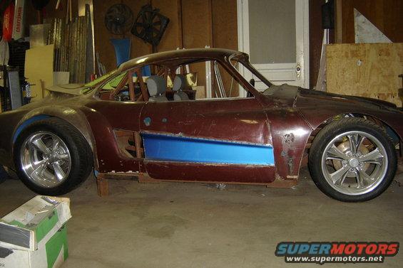 dsc00621.jpg '65 Karmann Ghia
'70 Olds Toronado GT 455 midengine
Tube frame, rollcage 
Tilt rear, tilt front
Suicide doors