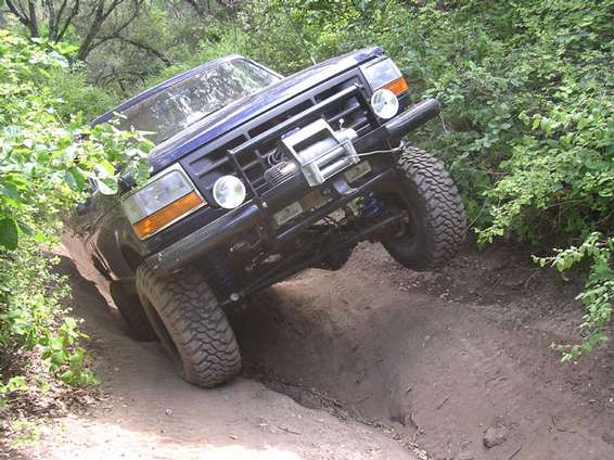 holl5.jpg Lots of time was spent three wheeling.  I really need to install that wristed arm