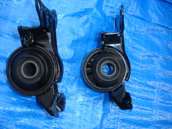 Comparison side view of Passenger side mount (RH drive)
Used Eunos Presso K8 mount on left
New Mazdaspeed mount on right