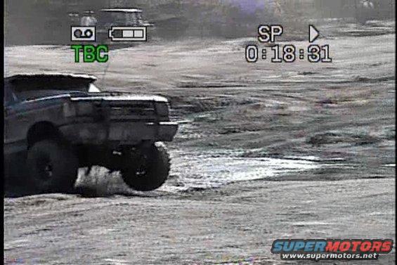 par-bronco-wheel-in-the-air.jpg GETTING SOME AIR TIME ! !