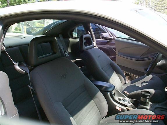 2000 Ford Mustang photo