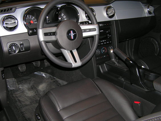 pa150095.jpg Still no floor mats...so the plastic from the dealership will stay in.