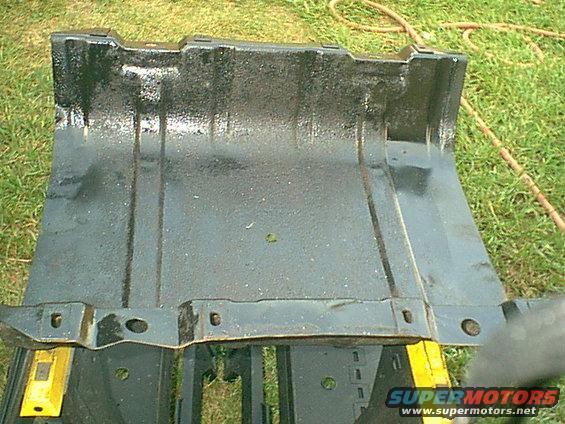 skid.jpg i pounded out a few big dents and shot it with a fresh coat of paint. here is the skid pad.