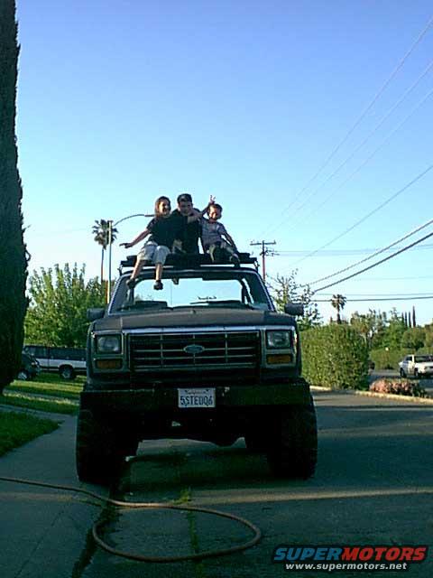 kids-roof3.jpg a shot from the front.