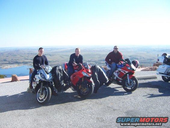 100_1521.jpg Phil, Jason and me on Mt. Scott.
