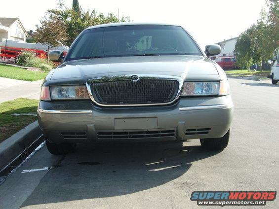 2000 Mercury Grand Marquis front grille and headlights