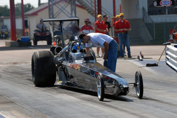 dsc_0080.jpg Crew Chief Andrew Marrietta checking things out.