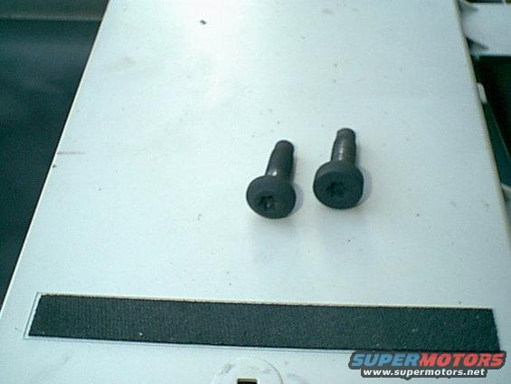 seatbeltbolts2.jpg the seatbelt bolts were rotted out and i got new replacements.