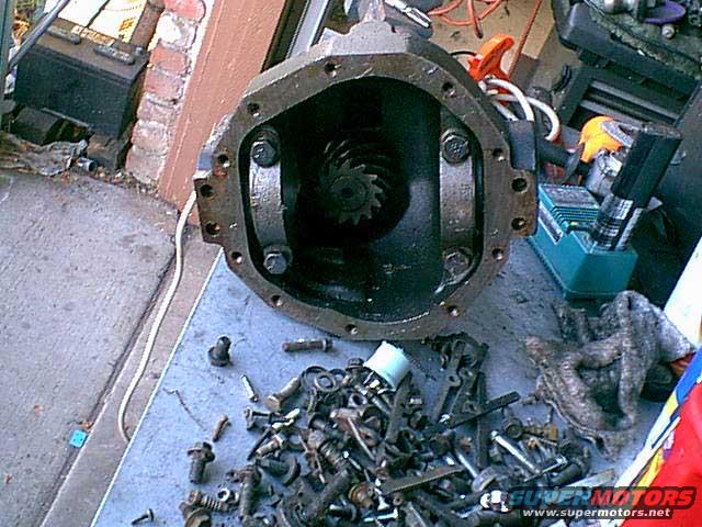 d44drain3.jpg this drain goes right into the bottom of the gear space.