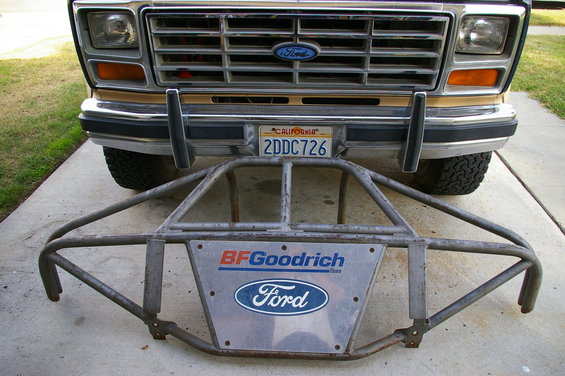 1986 Ford Bronco grille and BFGoodrich pre-runner bumper with Ford logo