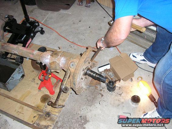 pa290146.jpg Spindle coming off
