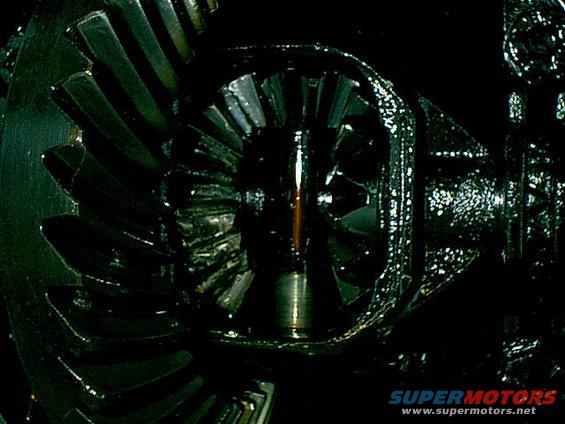 rear3.jpg you can see the large amount of gearsmissing from the side and the whole gear from the bottm.