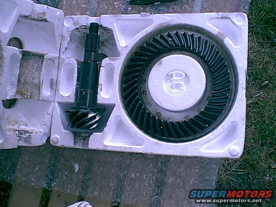 gear2.jpg another view of the new 4:56 gears.