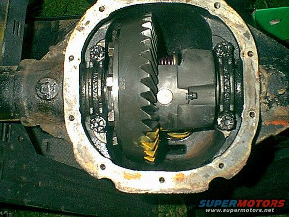 new5.jpg One last look at the new diff and gears. 