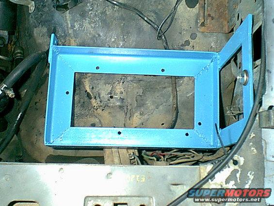 battery2.jpg Here is the tray in place. looks good.