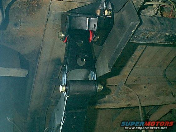 shackle-flip-driver.jpg Here is the rear view of the driver side.