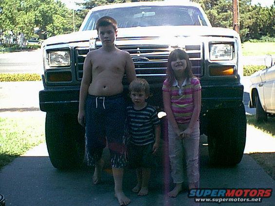 kids-front.jpg another shot of the kids.
