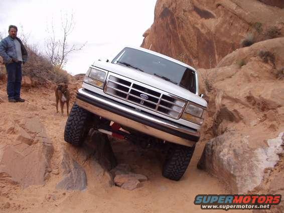 squeeze.jpg a tight spot for a full size to get through at the end of hells revenge