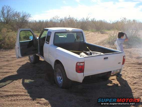 p1010333.jpg brian cant drive in sand to well, had to jump in and drive it out for him...lol