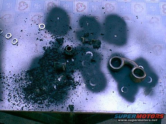 dogbone2.jpg I drilled out all the ruber bushings on both swaybar links.