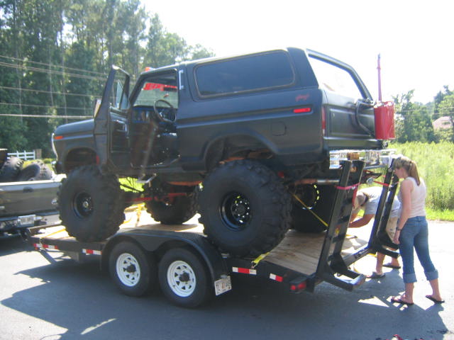 towing.jpg After Chris' bronco broke....