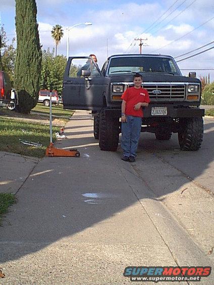 joshmom2.jpg Josh and Mom (getting in Jesebel) after the 40s were installed.