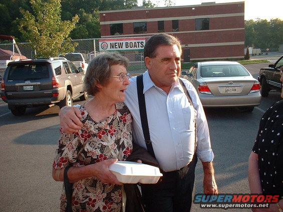 dscf0163.jpg Me (59) & Dear ole MOM (79) , 9/06, Bristol, TN. 