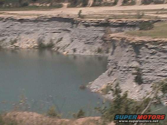 aut_0327.jpg a pic of the small lake in the basin of the rock quarry
