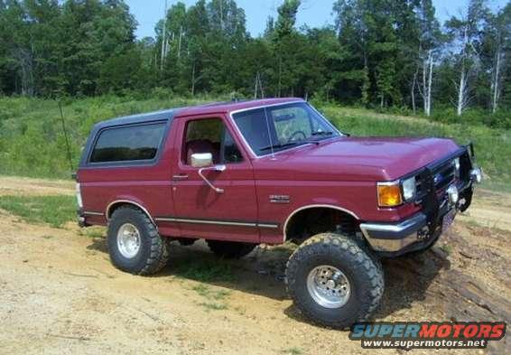 flex2.jpg KevinKaseyKizer
nice bronco, has both show and go!!!
6 inch lift, 35 inch tsl's