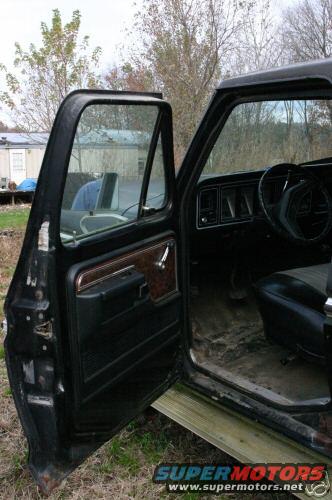 62_12.jpg Interior Drivers Door 11-06