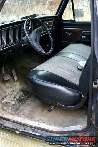 ea_12.jpg Interior - Drivers Side 11-06