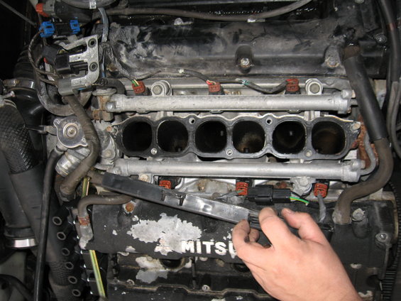 img_0087.jpg lower intake manifold
