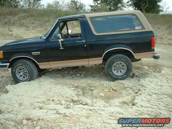 dscf0001.jpg dropping off of the edge or the stairstep