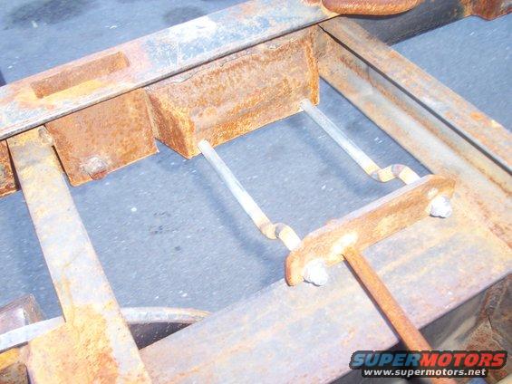 Inside view of the rear support jack  release locking handle